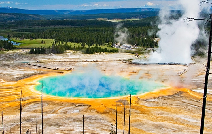 Grand-Prismatic-Spring-Yellowstone-National-Park-Wyoming