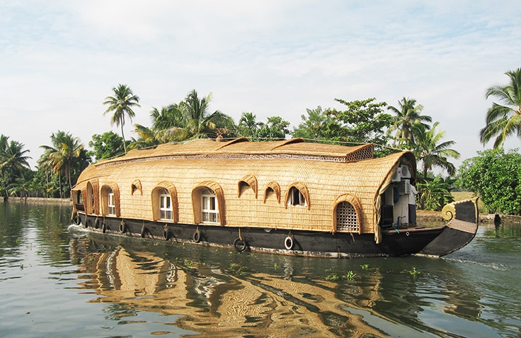 kerala-honeymoon-boat-house