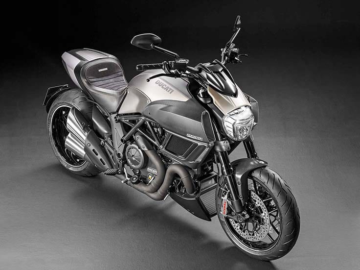 2015-Ducati-Diavel-Titanium