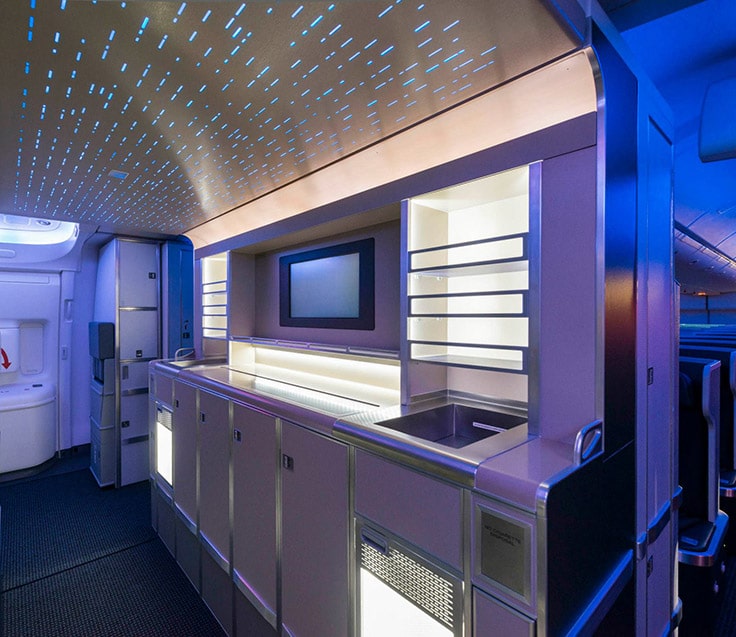 American-Airlines-Walk-Up-Bar