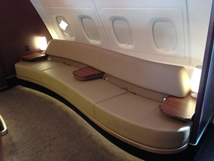 Qatar-Airways-A380-First-Class-Onboard-Bar-seat