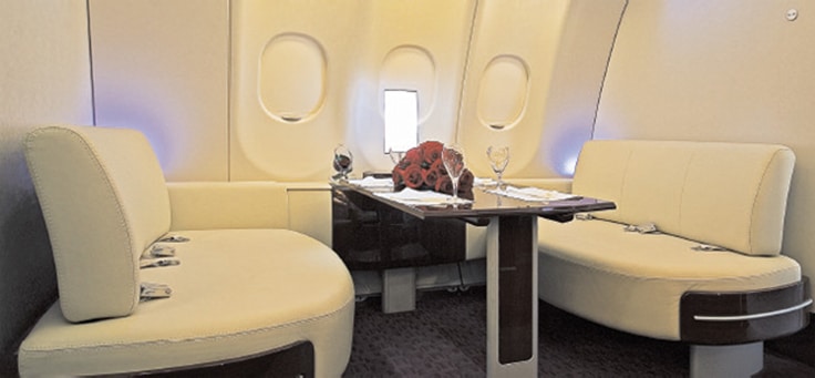 Qatar-Airways-First-Class-Lounge-Bar1