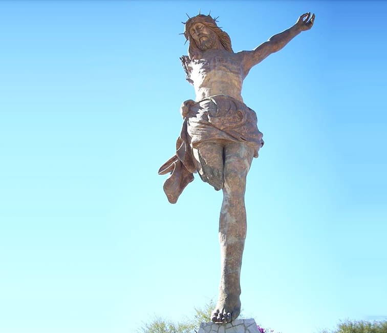 The-Broken-Christ-Statue-Mexico